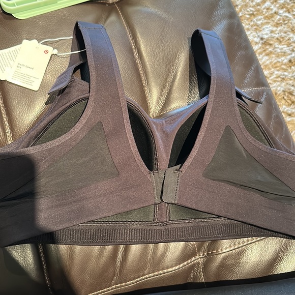 NWT Lululemon Swift Speed Black Bra 38C - Picture 5 of 8